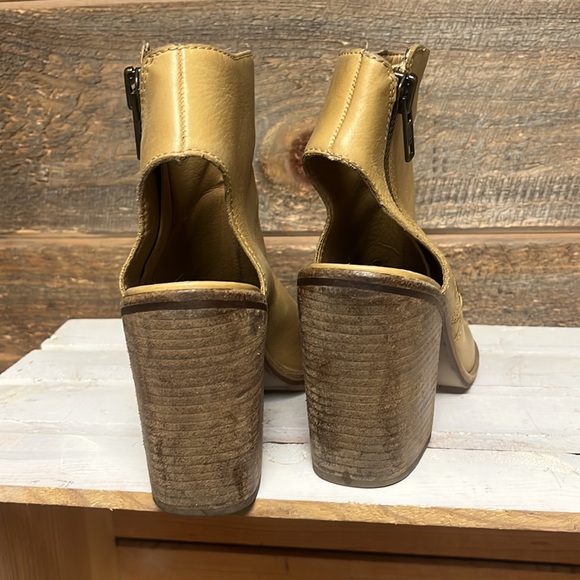 Steve Madden VTG Heel Ankle Peep Toe Booties Size 8.5 Made in Brazil - Picture 7 of 10